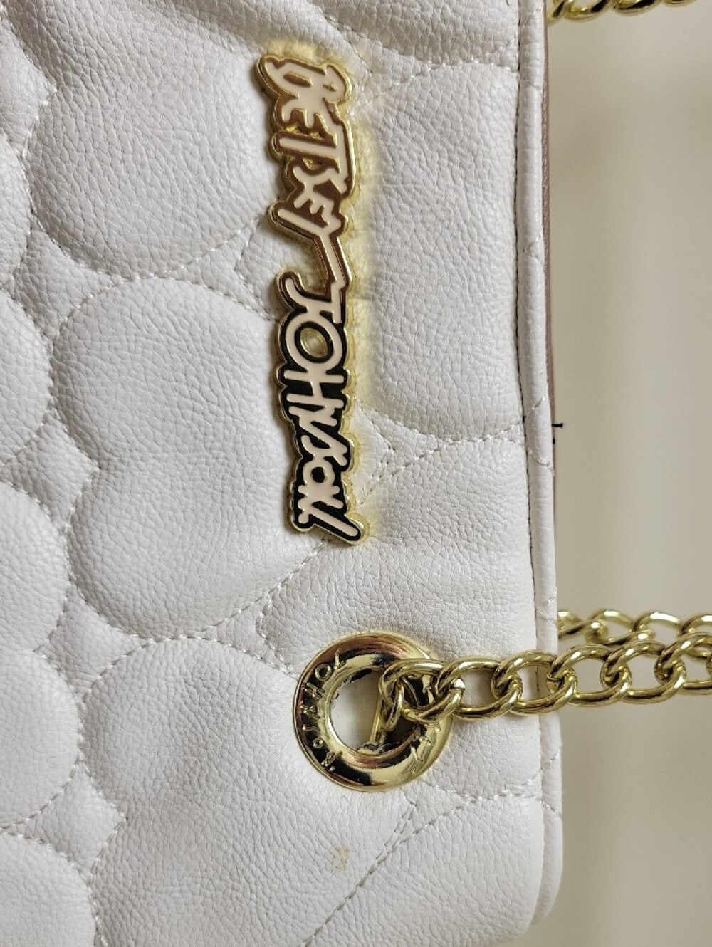 Betsey Johnson White and Taupe Quilted Heart Shoulder Tote with Gold Chain - Picture 2 of 8
